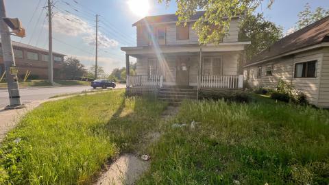 Cute Green House - 05/23 - IMG_2068.jpg