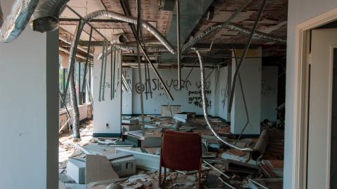 Pondering - anofficee-76.jpg