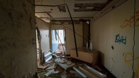 Pondering - anofficee-88.jpg