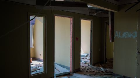 Pondering - anofficee-102.jpg