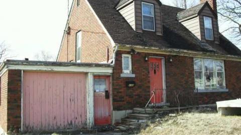 Old Red Near King's Buffet - Kitchener, Ontario