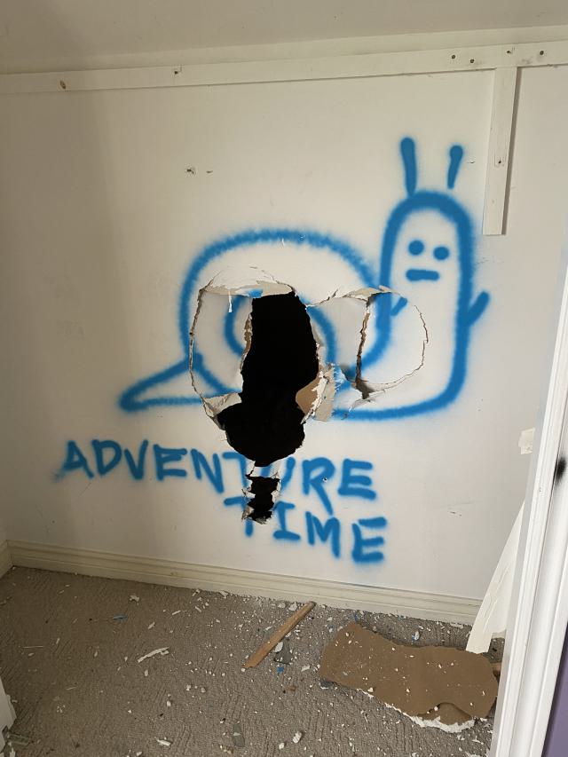 this is the second time i've seen adventure time while exploring!