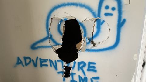 this is the second time i've seen adventure time while exploring!