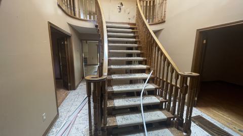 Abandoned mansion - IMG_1880.jpeg