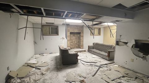 Abandoned mansion - IMG_1883.jpeg