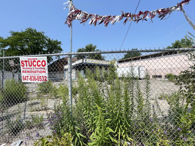 Old Towed Car lot photo 3