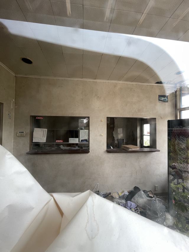 Old Towed Car lot photo 4