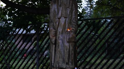 Slowburning June - RVO05075.JPG