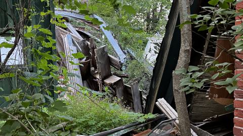 2 houses - 643387E1-7453-431E-8083-DF73AB4C8A88.jpeg