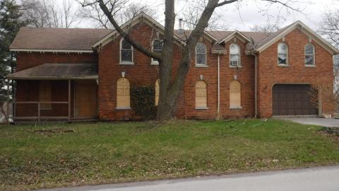 House Beside The Cemetery photo 3