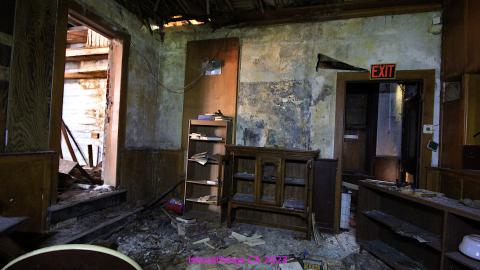 [Dr Junk] Unsure How I Havent Fallen Thru The Floor By Now - JUNE 2023 - IMG_5918.JPG