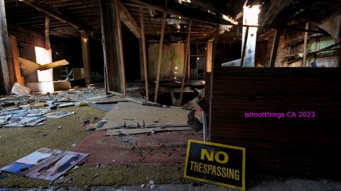 [Dr Junk] Unsure How I Havent Fallen Thru The Floor By Now - JUNE 2023 - IMG_5925.JPG