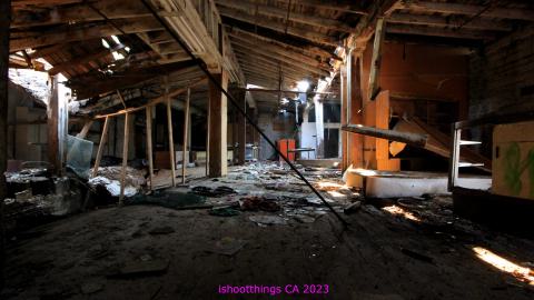 [Dr Junk] Unsure How I Havent Fallen Thru The Floor By Now - JUNE 2023 - IMG_5946.JPG