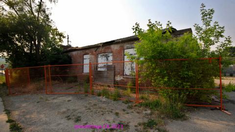 [Dr Junk] Unsure How I Havent Fallen Thru The Floor By Now - JUNE 2023 - IMG_5951.JPG