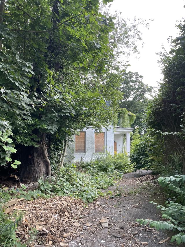 Pretty Property photo 2