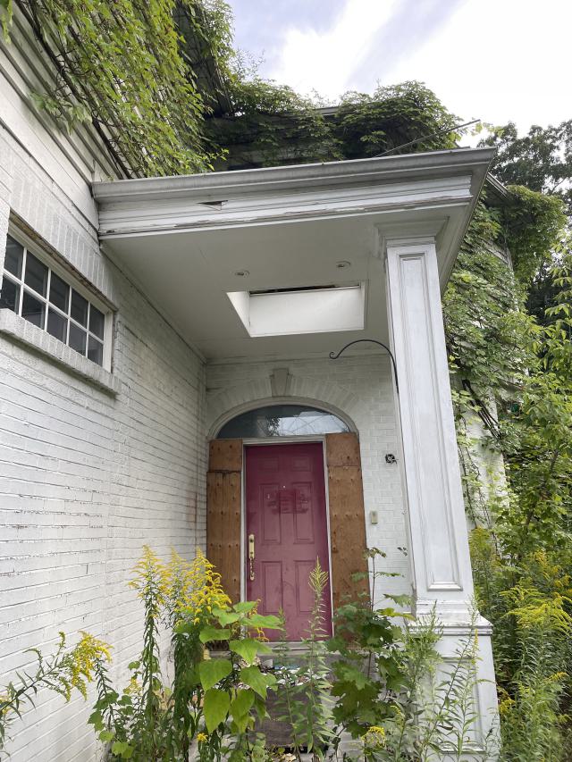 Pretty Property - Toronto, Ontario