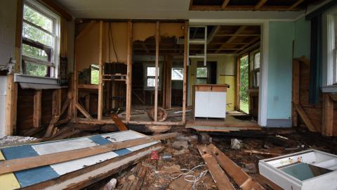 The yellow cottage photo 5