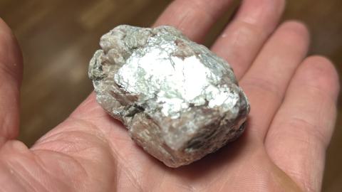 Mica everywhere - IMG_0193.jpeg