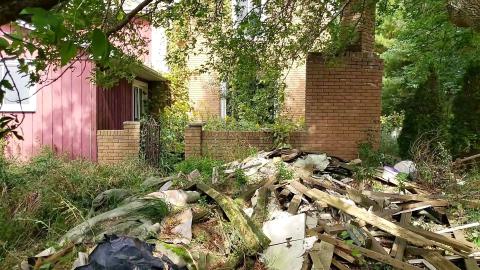 Trash House - Abandoned homes 1  2 - frame at 7m24s.jpg