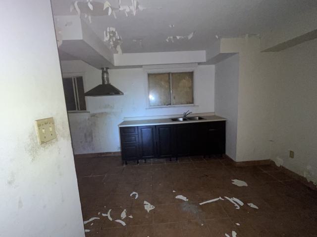 Abandoned security agents house - IMG_2946.jpeg