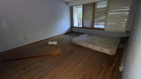 Abandoned security agents house - IMG_2948.jpeg