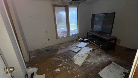 Abandoned security agents house - IMG_2949.jpeg