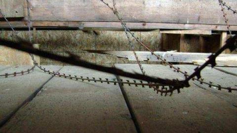 Railroad Tie Building photo 3