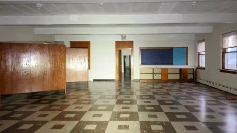 Church - exploring-an-abandoned-church-15.jpeg