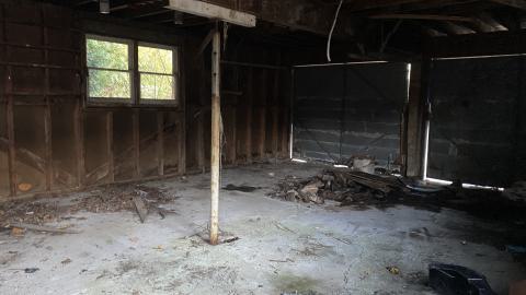 Boarded up house on Taunton Rd photo 2