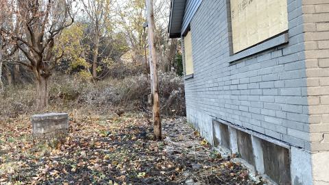 Boarded up house on Taunton Rd photo 5