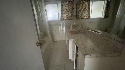 Abandoned bungalow built in 1976 - IMG_3364.jpeg