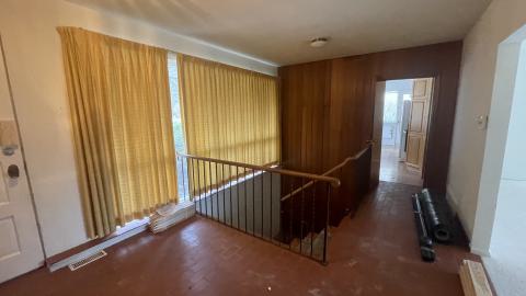 Abandoned bungalow built in 1976 - IMG_3367.jpeg