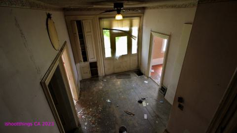 "..Thought You Were An Aggressive Squatter.." - JUNE 2023 - IMG_6295.JPG