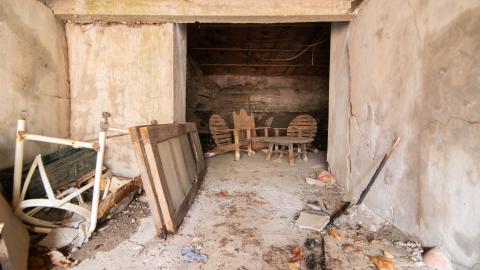 Garage under inhabited house