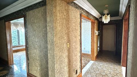 The Mansion On The Hill - IMG_5192.jpeg