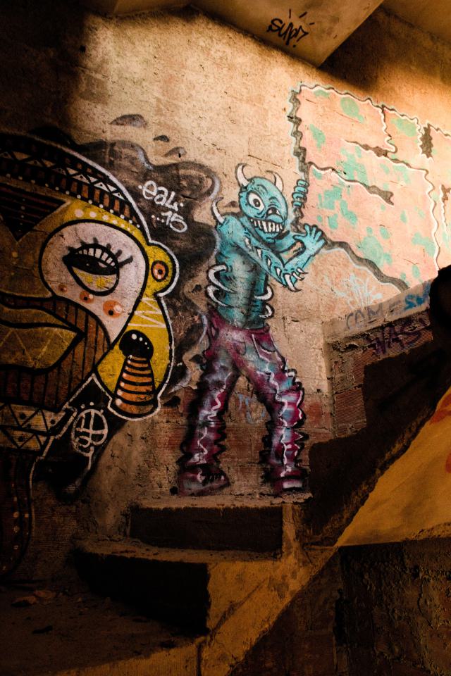 crumbling ruins photo 5