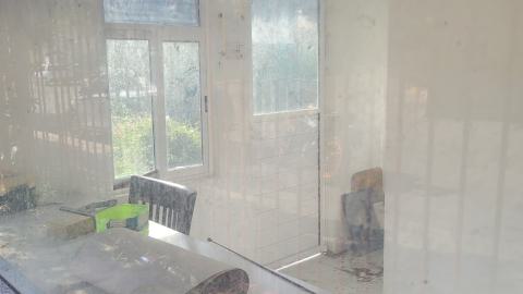 Abandoned parking garage photo 5