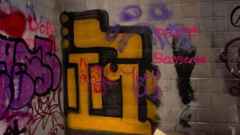 Interior graffiti (2)