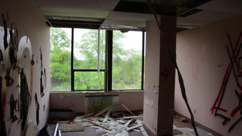 A smoggy day at Brokers - DSC_0103.JPG