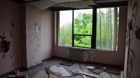 A smoggy day at Brokers - DSC_0104.JPG