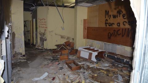 A smoggy day at Brokers - DSC_0113.JPG