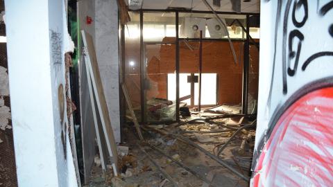 A smoggy day at Brokers - DSC_0114.JPG