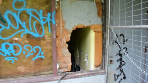 A smoggy day at Brokers - DSC_0119.JPG