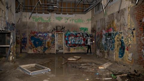 The 'main' room in the 3rd building (4)