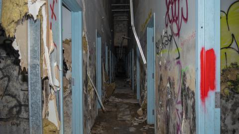 Mooooore long hallways