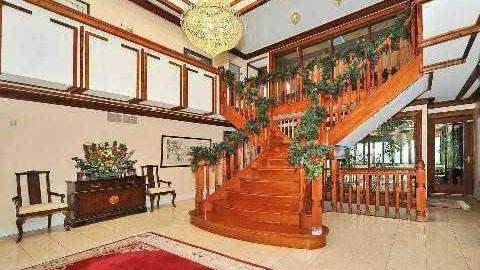 Drake Mansion - 6-park-lane-circle-toronto-C2982894-6.jpg