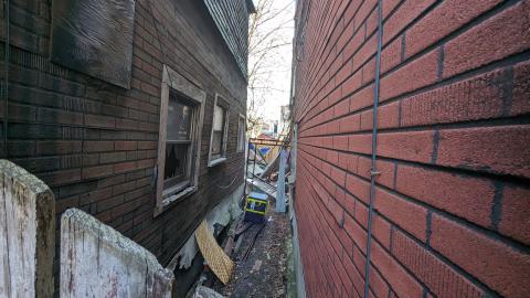 On the verge of collapse - PXL_20240209_150532195.jpg