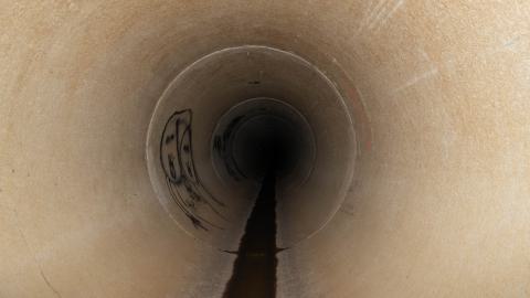 Inside the pipe (3)