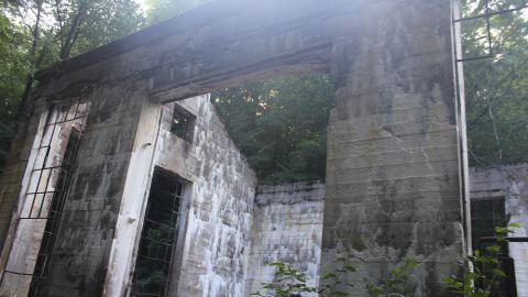 Side view of the ruins