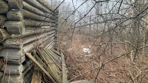 A side view of one of the cabin’s walls